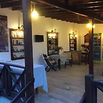 Гостевой дом Amazon Petite Palace 4*