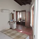 Amazon Petite Palace 4*