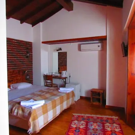 Amazon Petite Palace