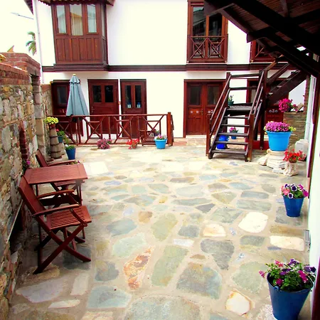 Pensjonat Amazon Petite Palace 4*