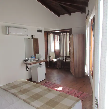 Amazon Petite 4*