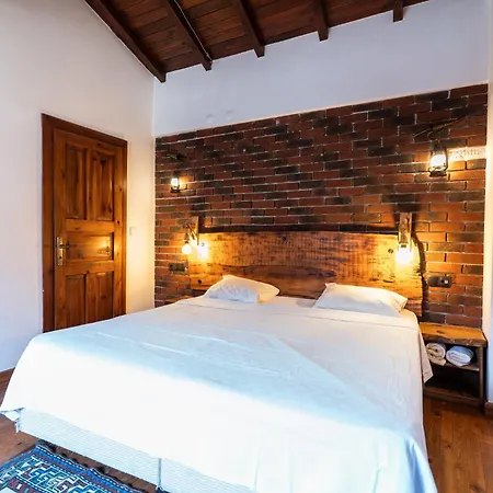 Amazon Petite Guest house
