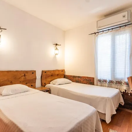 Πανσιόν Amazon Petite Palace 4*