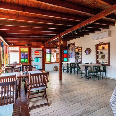 Gasthuis Amazon Petite Palace 4*