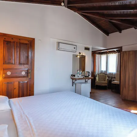 Amazon Petite Selcuk