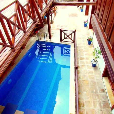 Гостевой дом Amazon Petite Palace