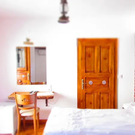 Гостевой дом Amazon Petite Palace