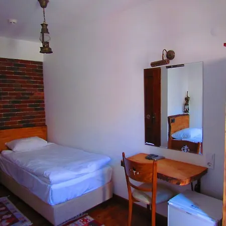 Amazon Petite Palace