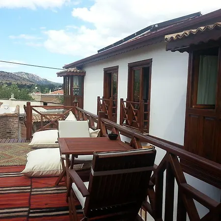 アマゾン プティ パレス ゲストハウス