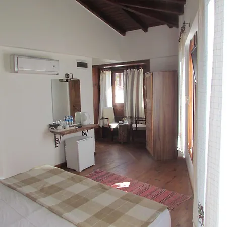 Гостевой дом Amazon Petite Palace