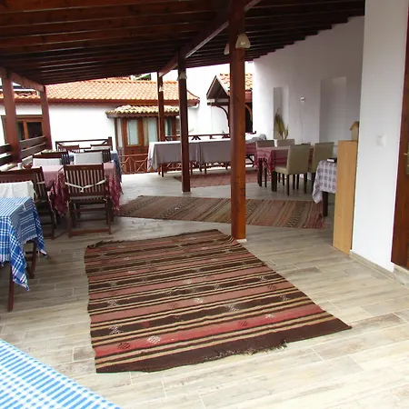 Amazon Petite Selcuk