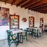 Amazon Petite Palace بيت ضيافة 4*